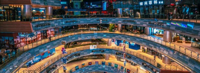 餐饮十字路口：国八条向左，社保入税向右