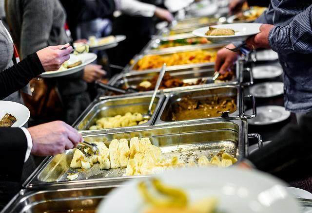 很多人都以为“餐饮”赚钱，其实却是最易赔钱的投资！